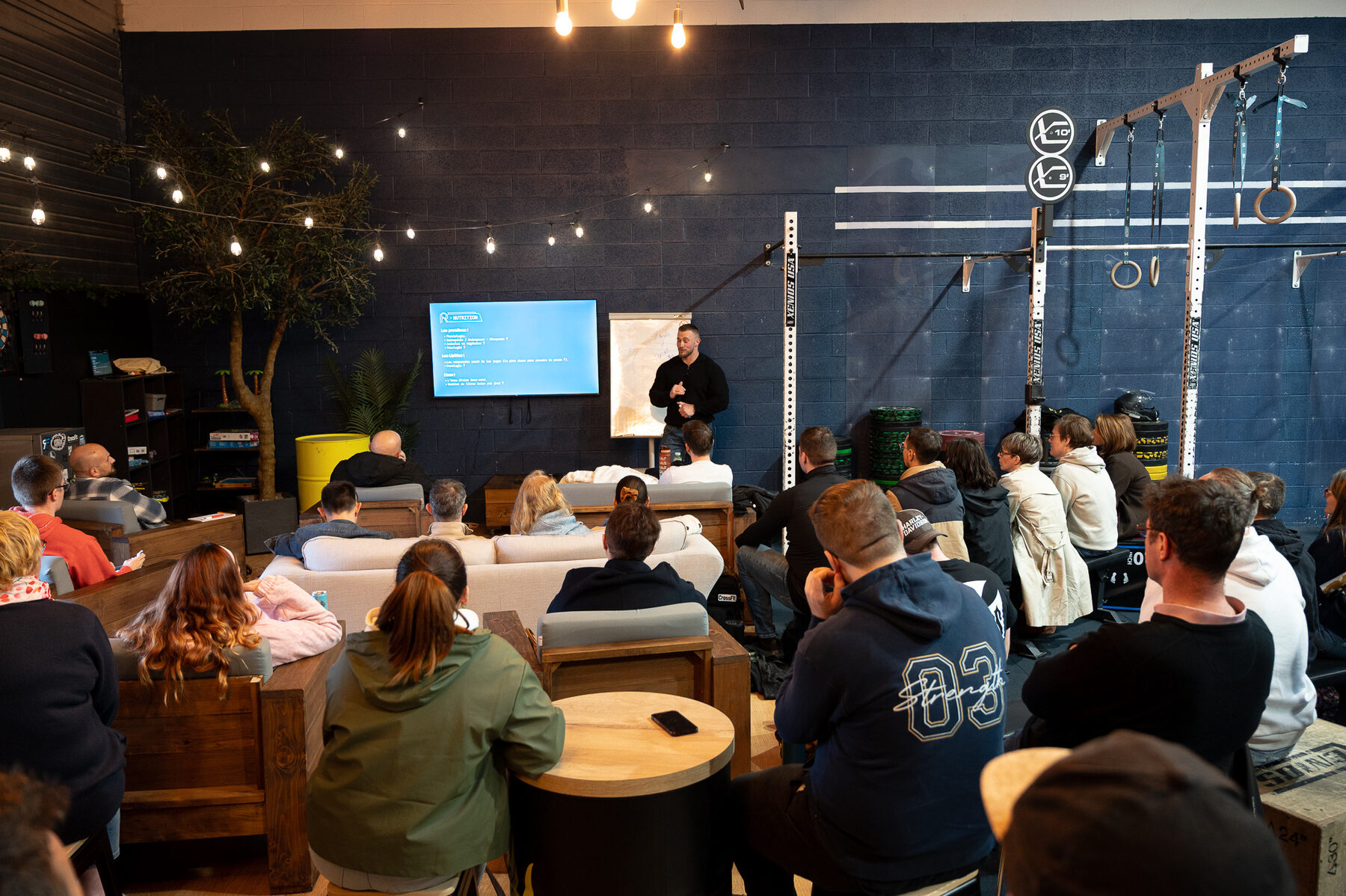 Salle comble lors d'un séminaire nutrition de Rudy Tarlet au box Portus Itius